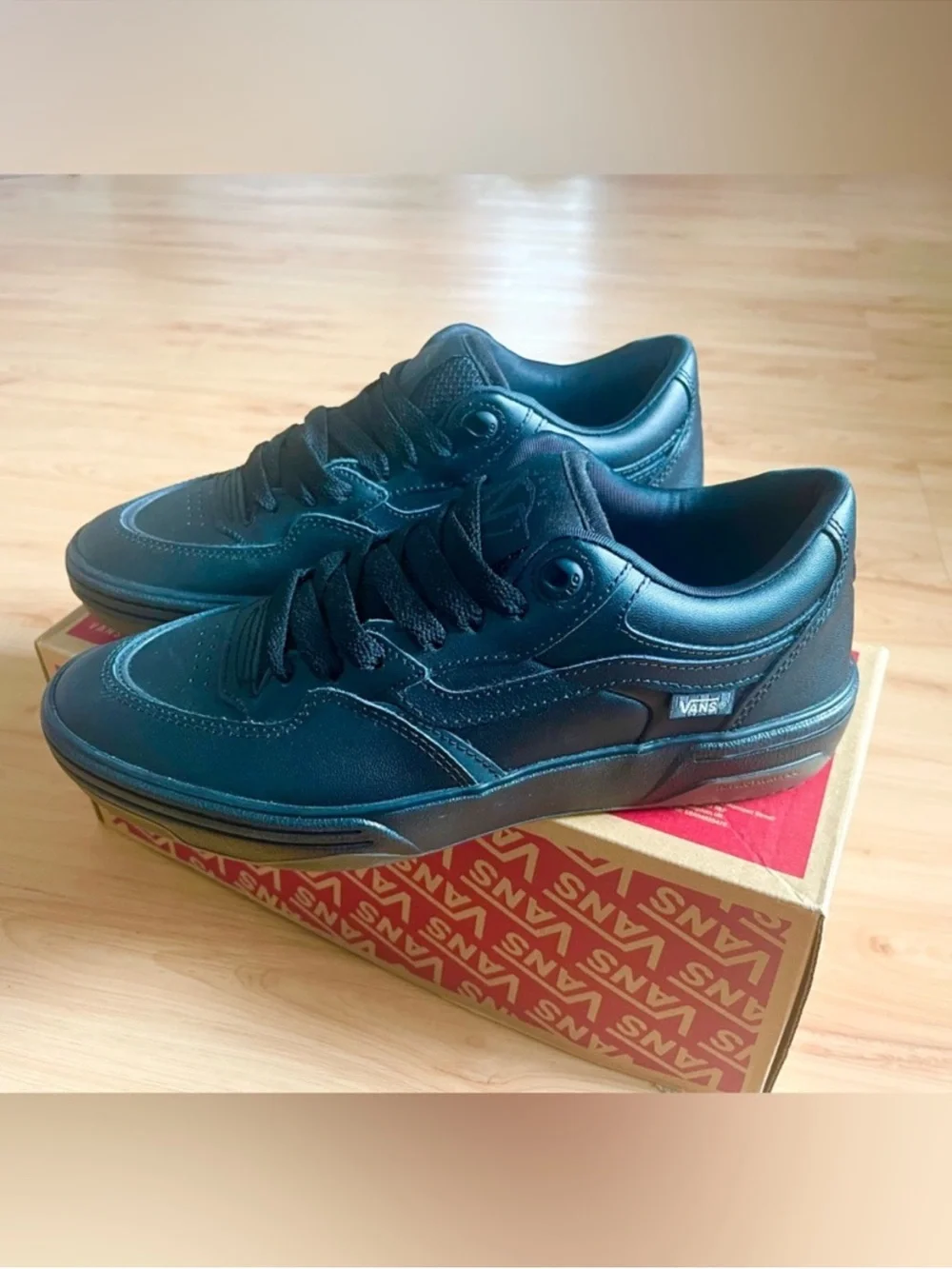 Vans Skate Rowan 2.0 Leather Shoe Women 9.5 US. mens 8.0'US